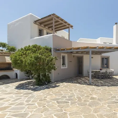 Vireya Naousa (Paros)