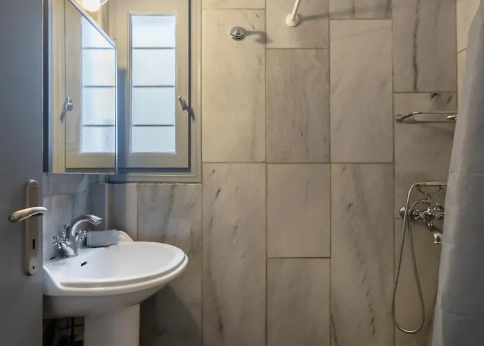 Апартаменты Walk To - 5br House - Amazing View - Vireya