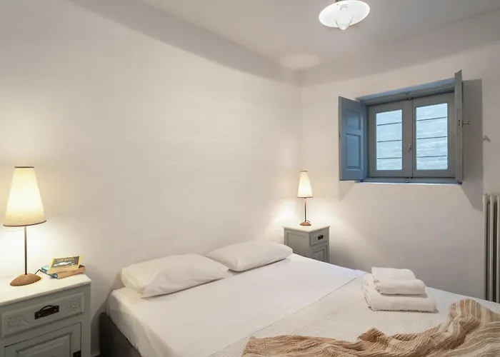 Апартаменты Walk To - 5br House - Amazing View - Vireya Науса